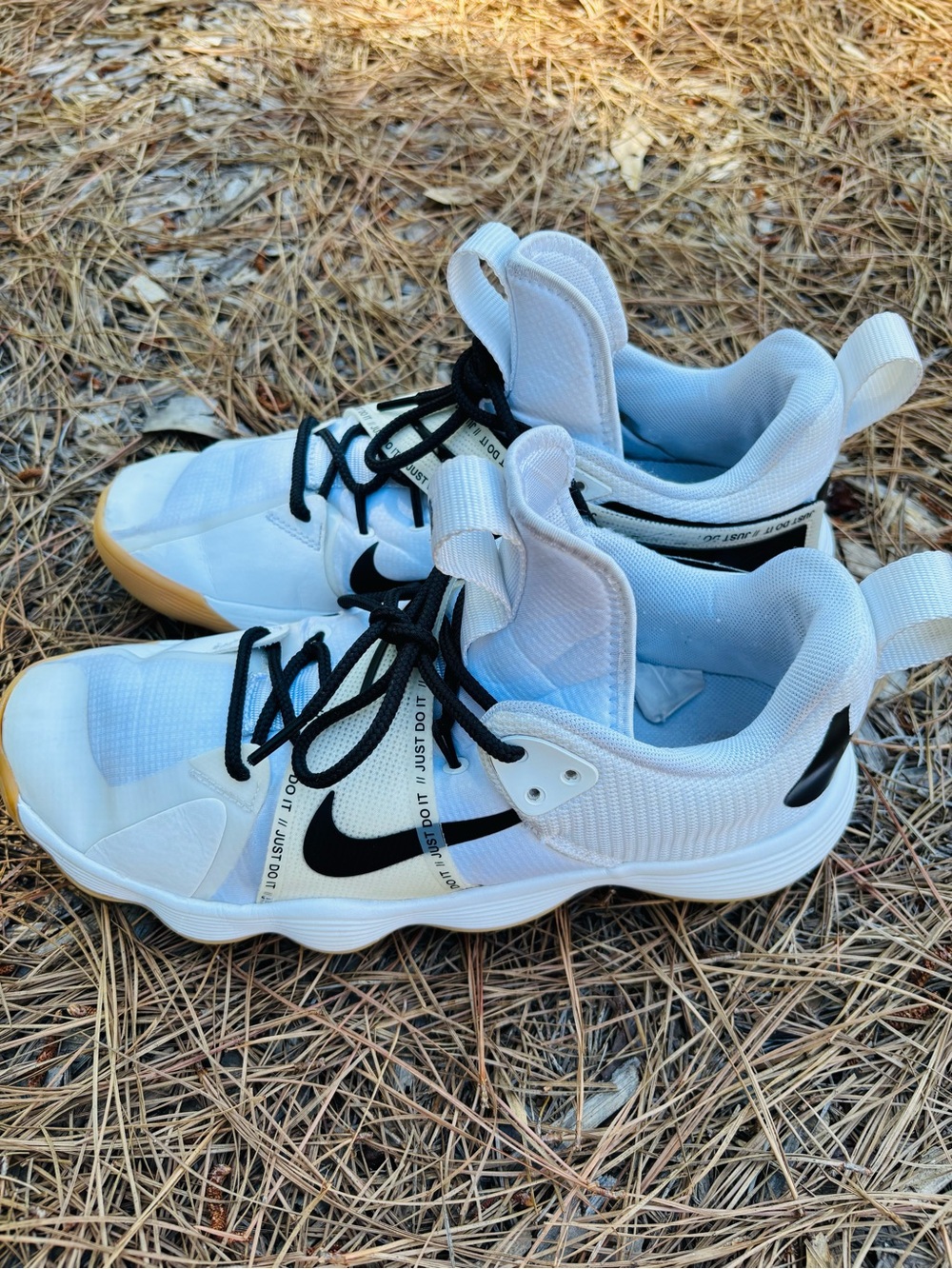 Nike React Hyperset Volleyball White & Black Sneakers with Gum Outsole Size 12 - Picture 3 of 12